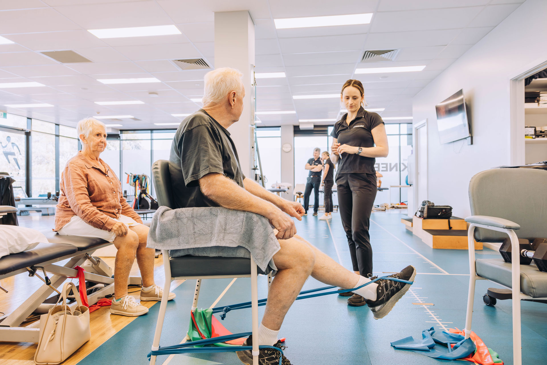 the knee joint sports physiotherapists