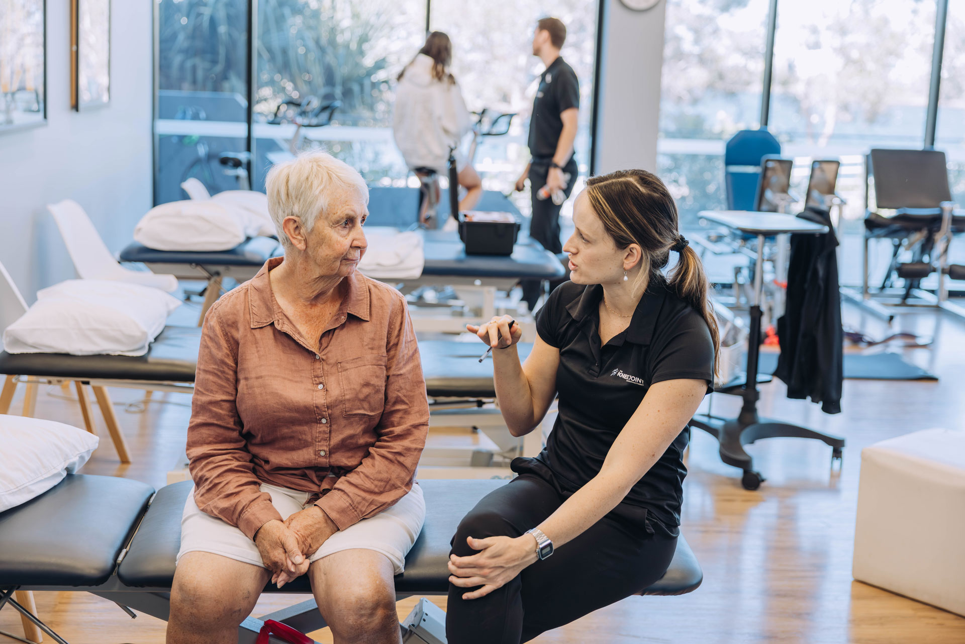 the knee joint sports physiotherapists