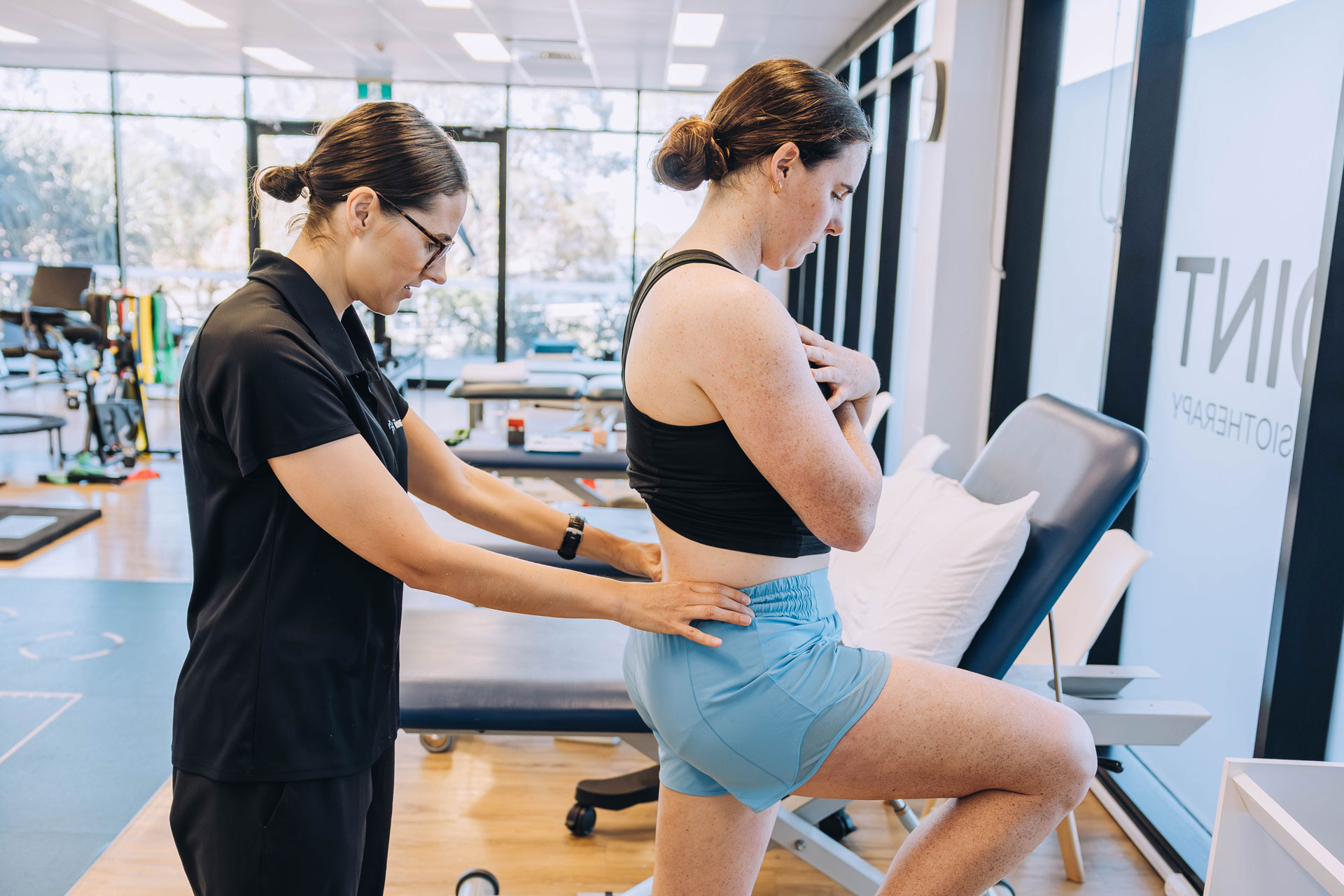 the knee joint sports physiotherapists